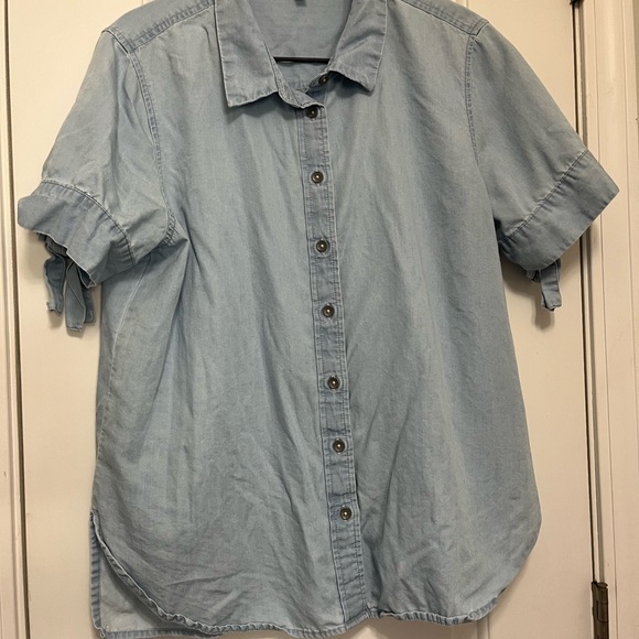 Soft chambray denim top purchased from Nordstrom - Picture 3 of 8
